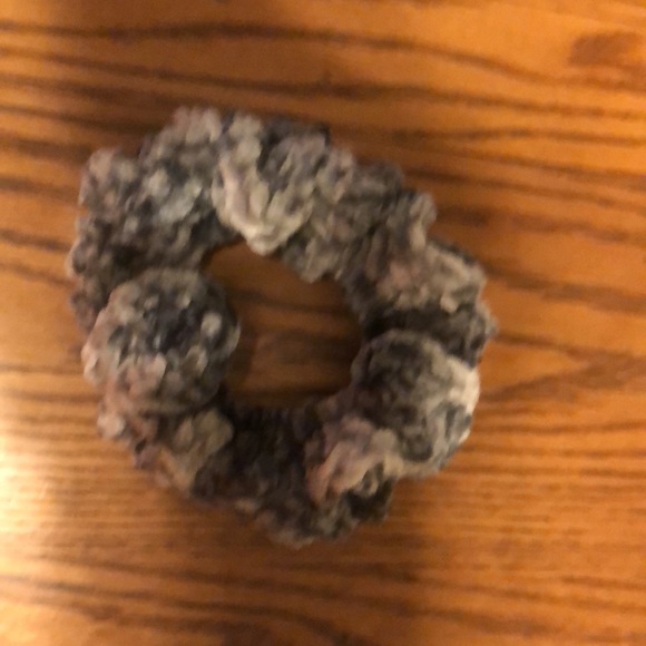 Hair scrunchie - Picture 3 of 4